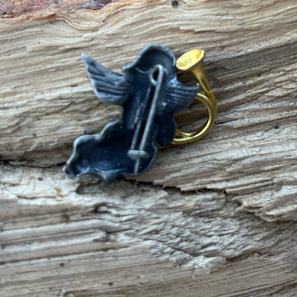 Vintage Pewter Angel Pin Brooch Gold Tone Horn - Picture 3 of 4